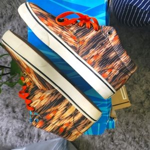 The Hundreds Chukka Sneakers: Men's US 9